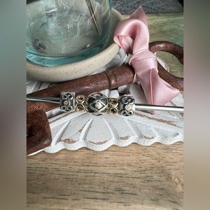 SOLD ON ANOTHER PLATFORM